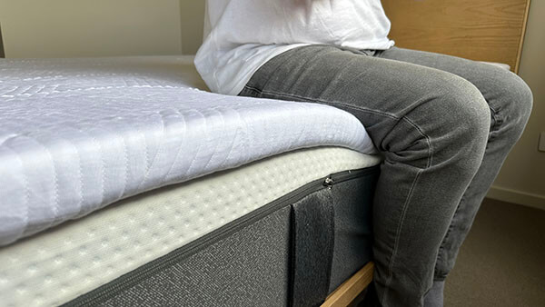 Edge support of the Origin Contour Mattress Topper